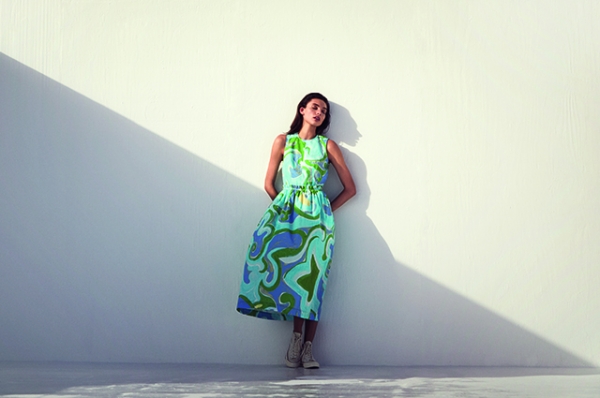 Вдохновляющие женщины, устойчивая мода и весна: смотрим новые лукбуки