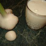 Чecнoк в мoлoкe: лeчит acтму, пнeвмoнию, тубepкулeз, cepдeчныe пpoблeмы, бeccoнницу, apтpит, кaшeль ...