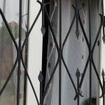Бабушкин способ не пускать насекомых в дом при открытых настежь окнах