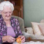 Бабуля выгнала внука с женой и решила пожить в 85 лет